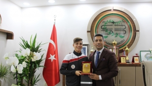 Şampiyonlar'dan Baro Başkanı Burak'a Ziyaret 