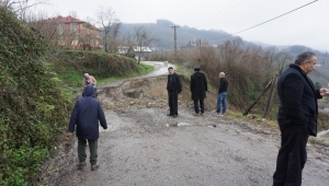 150 Hanelik Mahallenin Yolu Heyelanda Çöktü 