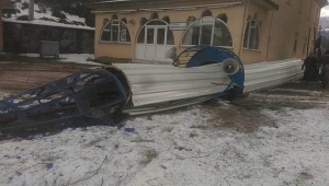 Lodos Caminin Minaresini Yıktı