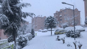 Yüksek Kesimlerde Kar Kalınlığı 15 Santime Ulaştı