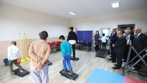 Vali Nayir'den Özel Çocuklara Özel Ziyaret