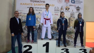 Akyazılı Karatecilerden 2 Madalya 