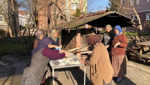 Kadınlar Kazandıkları Parayı Camiiye Bağışladı