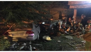 Otomobiller Çarpıştı: 6 Yaralı