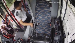 FENALAŞAN KADININ İMDADINA OTOBÜS ŞOFÖRÜ KOŞTU