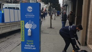 Muhtelif noktalara dezenfektan otomatları eklendi