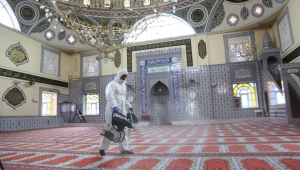 Her Cuma Öncesi Camiler Dezenfekte Ediliyor