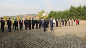 FERİZLİ’DE CUMHURİYET BAYRAMI KUTLAMALARI ÇELENK SUNMA TÖRENİ İLE BAŞLADI