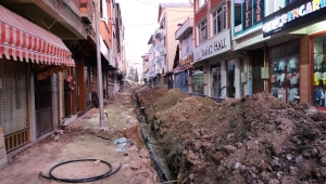 Akyazı’da altyapı çalışmaları aralıksız sürüyor