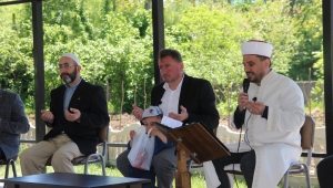 MEZARLIKTA KURAN TİLAVETİ VE DUA PROGRAMI CANLI YAYIN İLE GERÇEKLEŞTİRİLDİ