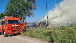 Depoda Çıkan Yangında 700 Saman Balyası Kül Oldu