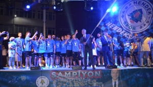 HENDEK ŞAMPİYONLUĞU DOYA DOYA KUTLADI