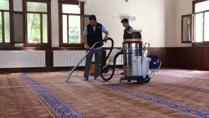 Serdivan’da Camiler Bayrama Hazır