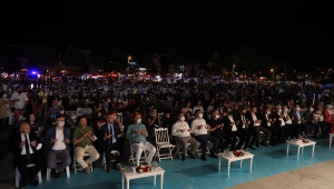 Bayram Coşkusu, Demokrasi Meydanı'nda Yaşandı