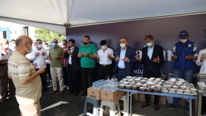 Serdivan’da Damaklar Aşureyle Tatlandı