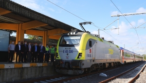 Ada Treni Yeniden Adapazarı Garı’nda