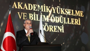 “Bilimi Ve Bilgiyi İnsanoğluyla Paylaşan Hocalarımıza Şükranlar Borçluyuz”