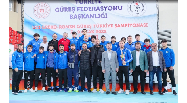 Büyükşehir Güreş Takımı Kayseri’de Minderin Tozunu Attı