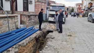 Sapanca’ da Caddeler Yenilenmeye Devam Ediyor