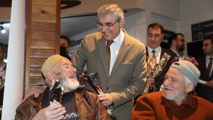 Yaşlılarımıza Hizmet Etmekten Mutluluk Duyuyoruz