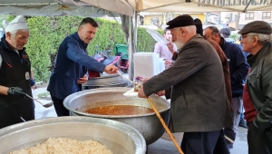 Başkan Özen İftarda Muhtar ve Vatandaşlarla Buluştu