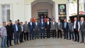 Başkan Yüce Hendek Belediyesinde Müjdeyi Verdi