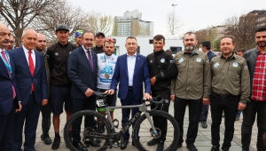 Cumhurbaşkanı Yardımcısı Oktay Büyükşehir’in Tarihi Başarısını Kutladı