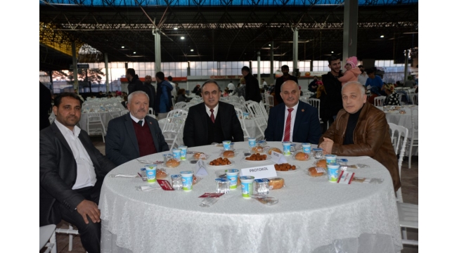 Romanlara Dev İftar