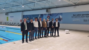 Başkanlar Sapanca Gençlik Merkezi Yüzme Havuzunu İnceledi