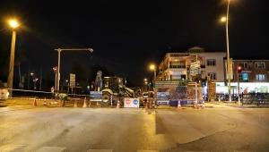 Büyükşehir’den Şehrin Kalbinde Sürdürdüğü Çalışmalara Gece Mesaisi