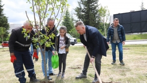 Işıksu Gençlerle Fidan Dikti Daha Yeşil Adapazarı İçin