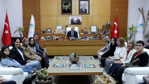 Resim Yarışmasında Dereceye Giren Öğrenciler Ödüllerini Başkan Yüce’den Aldı