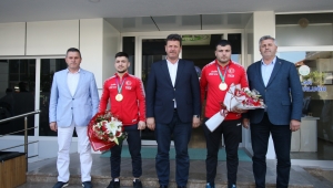 ‘Şampiyonlarımız Bizi Gururlandırdı’