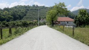 Akyazı’nın iki mahallesinde beton yol tamam