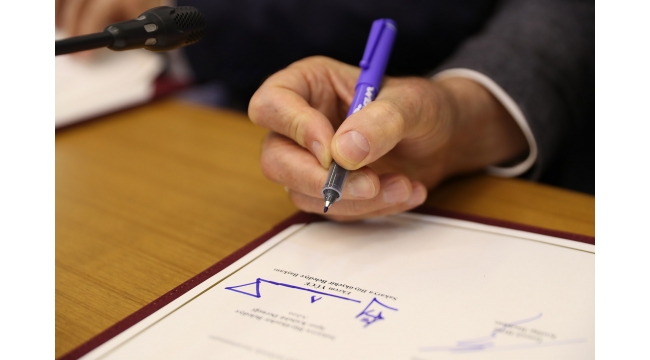 Başkan Yüce imzayı attı