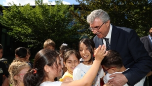 Başkan Yüce eğitimlerin ilk gününde öğrencilerin heyecanını paylaştı
