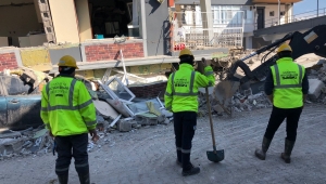Büyükşehir Belediyesi altyapı hizmetlerini deprem bölgesinde sürdürüyor