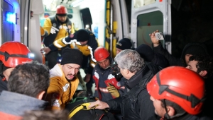 Büyükşehir İtfaiyesi 72. Saatte Mucizeyi Yaşadı
