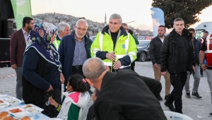 Başkan Yüce, Depremzedelerle İftar Sofrasında Buluştu: “Hep Birlikte Yeniden Ayağa Kalkacağız”