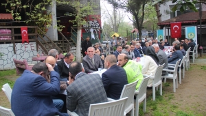 Ferizli’de Protokol Ve Halk Bayramlaştı