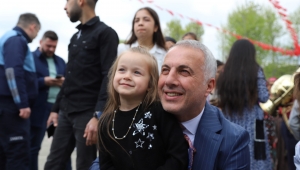 Hendek’li Çocukların Çifte Bayram Sevinci
