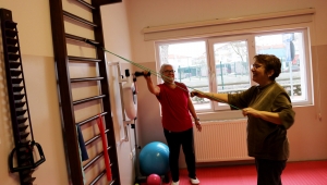 Sakaryalı Yaşlılar Yoga Ve Pilatesle Gençleşiyor