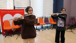 SGM'de Çocuklar Yan Flüt Derslerinde Eğlenceli Dakikalar Yaşıyor