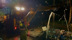 Büyükşehir'den Gece Boyu Sel Mesaisi