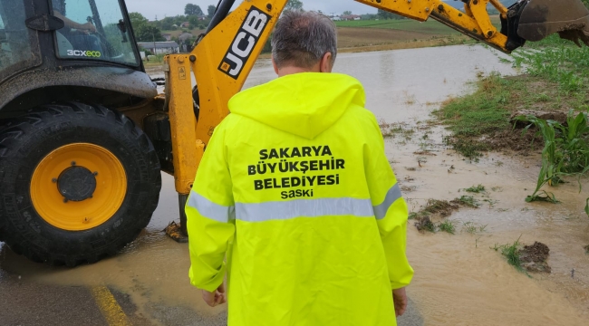 Büyükşehir Ekipleri Yağış Nedeniyle Oluşan Olumsuzluklara Anında Müdahale Ediyor