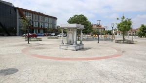 Serdivan Belediyesi Kırılan Çeşmeyi Tamir Etti