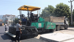 Arifiye Belediyesi Sıcak Asfalt Çalışmalarını Tüm Hızıyla Sürdürüyor…