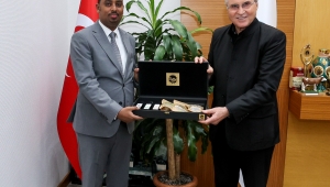 Başkan Yüce’den İş Birliği Mesajı; “Modern Dünyanın Gelişmiş Şehirleri Olma Yolunda Birlikte Çalışacağız”