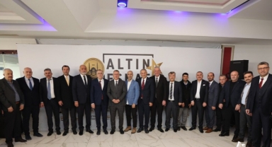 Altın Esnaflar Belgelerini Aldı