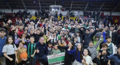Büyükşehir Basketbol Takımımız Son 16'da: Tebrikler Dev Adamlar!